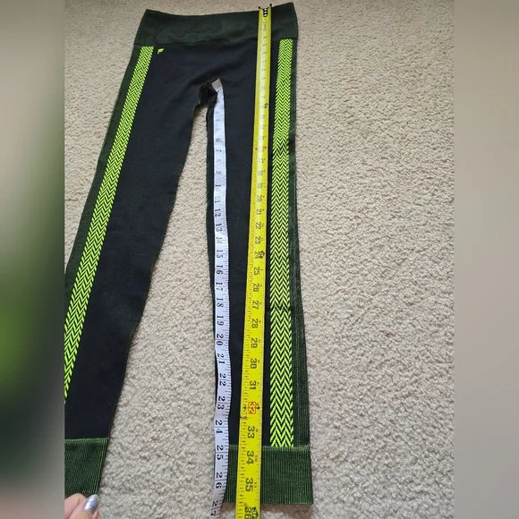 Fabletics Seamless High-Waisted Linework Leggings - Picture 4 of 6